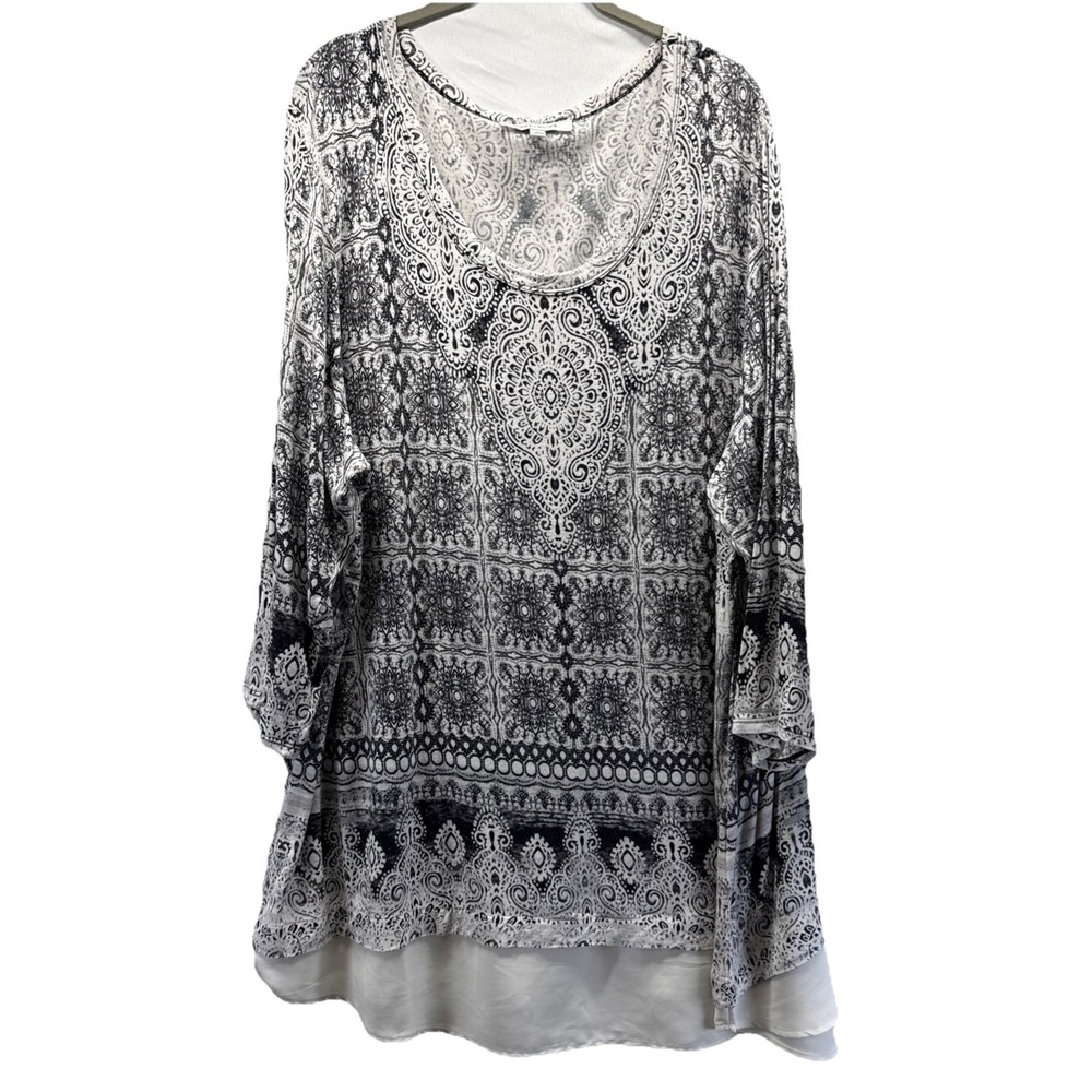 Rose & Olive Women's Top Size 3X Plus Bohemian Blue White Paisley 3/4 Sleeves